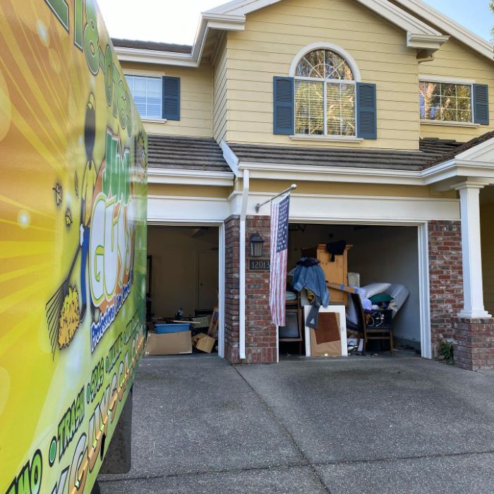 Hoarder Clean Out Services Service Company Near Me in Sacramento 1