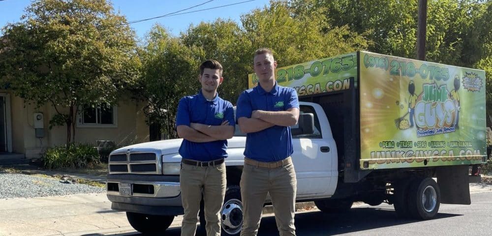 Smiling professionals for junk removal services in Sacramento